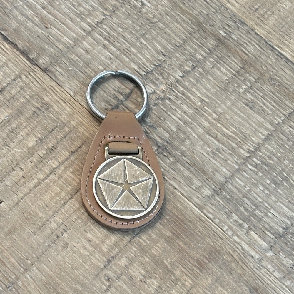 Vintage VIP Chrysler Key Ring. Brass Pentastar Emblem | Tan Leather EUC | 1970’s